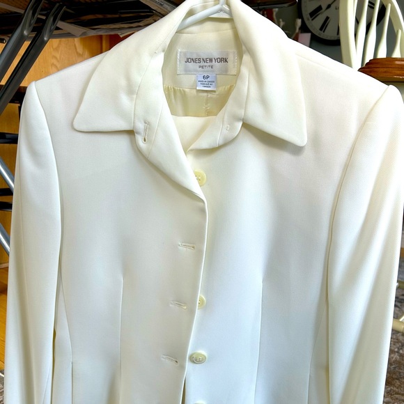 2 Piece Jones New York Jacket/skirt - Picture 1 of 9